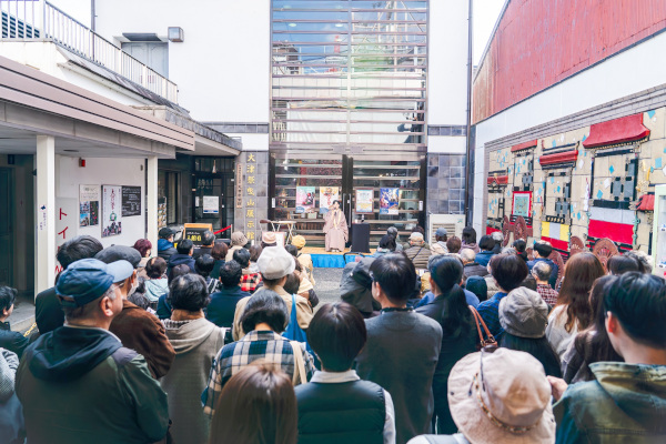 石山寺鷲尾座主のトークイベントの様子