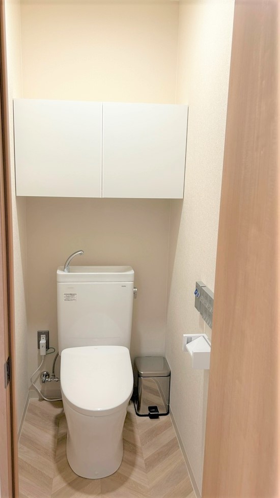 女性 トイレの写真