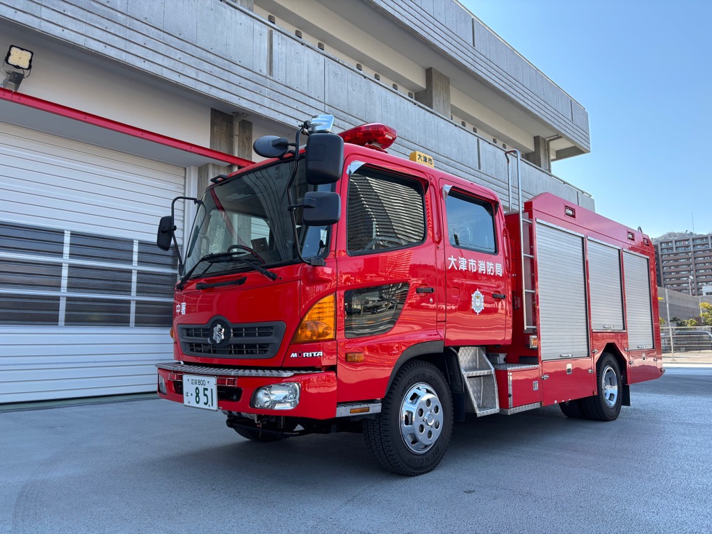 水槽付き消防ポンプ自動車の写真