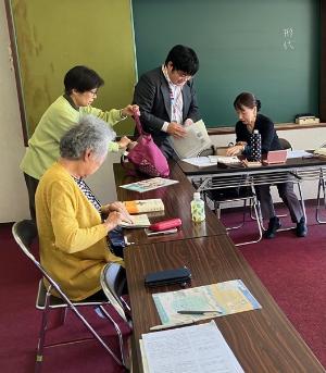 グループ源氏例会の様子