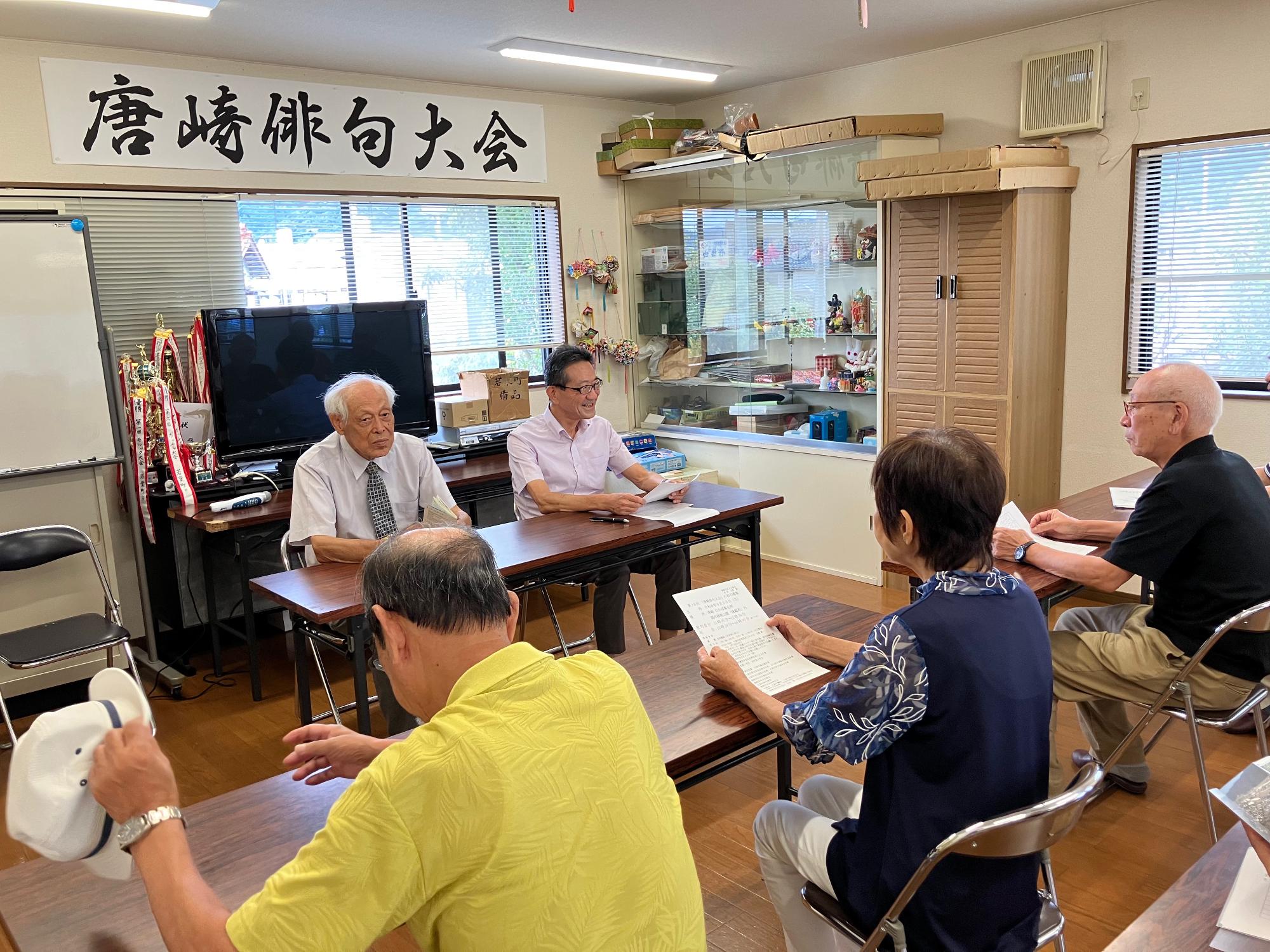 唐崎俳句大会 参加者の様子