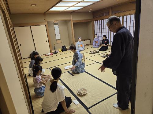 昨年度の茶道のワークショップの様子