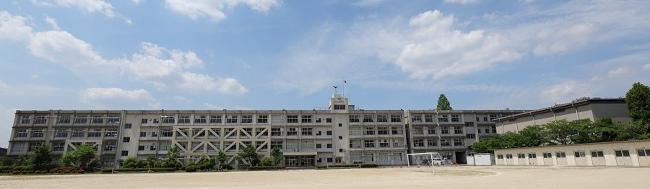 学校の全景