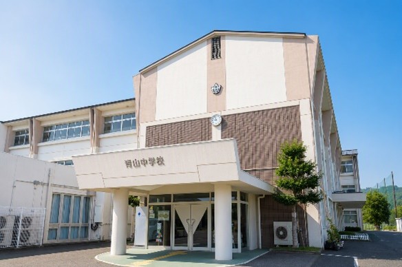 学校の全景