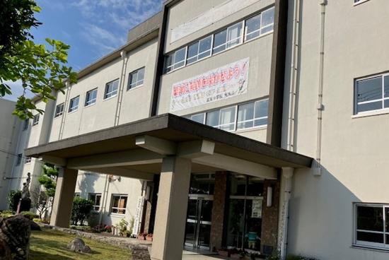 学校の全景