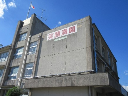 学校の全景