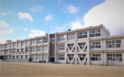 学校の全景