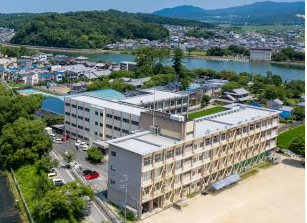 学校の全景