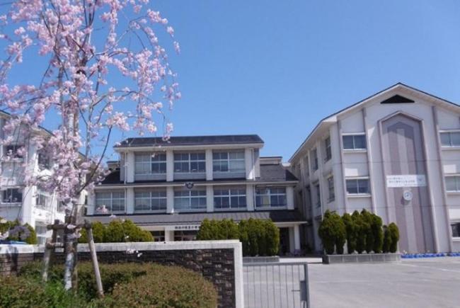 学校の全景