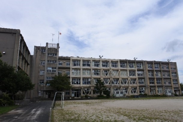 学校の全景