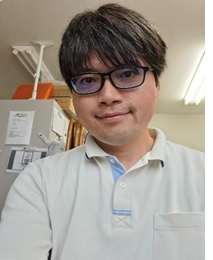 男性の介護職員さんの写真