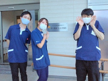 3人の介護職員さんの写真