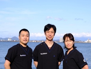 男性と女性の介護職員さんの写真