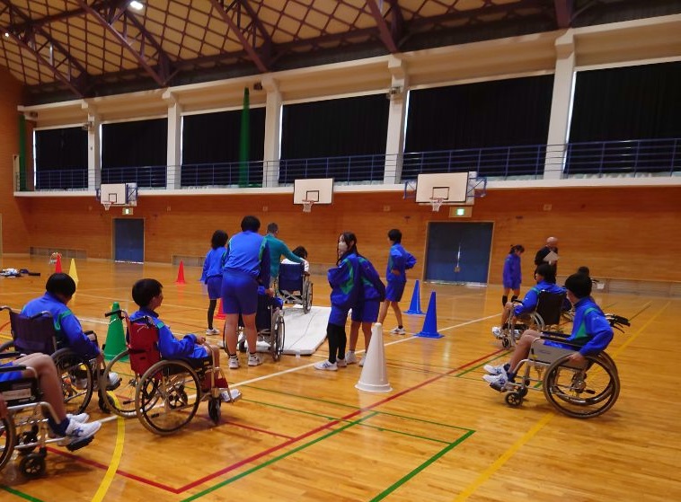 車椅子体験の様子