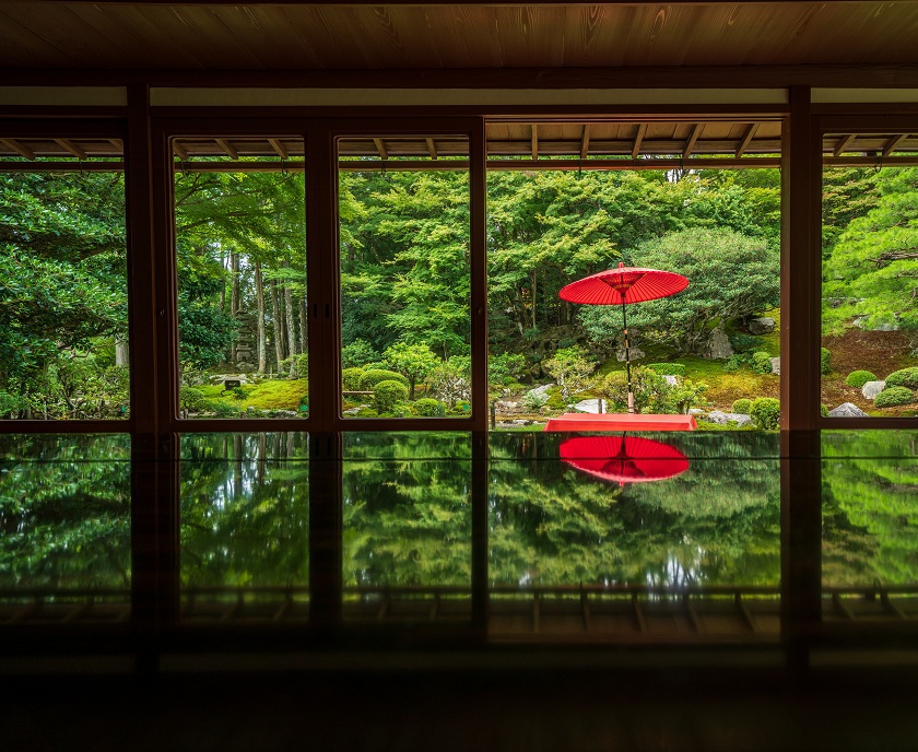 新緑の旧竹林院　写真