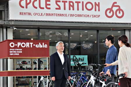 O-PORT-ableの完成を喜ぶ佐藤市長