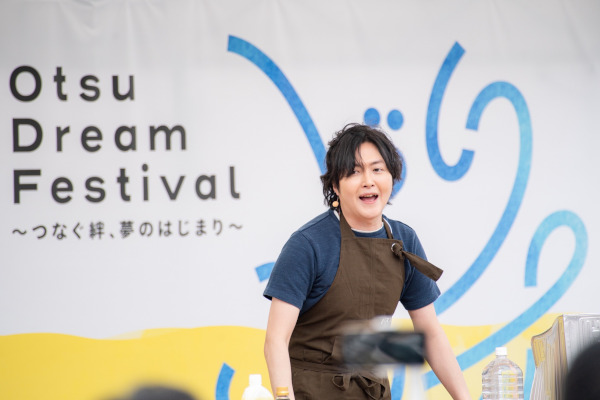 料理研究家YouTuberリュウジさんのアスリート飯ライブキッチンの様子