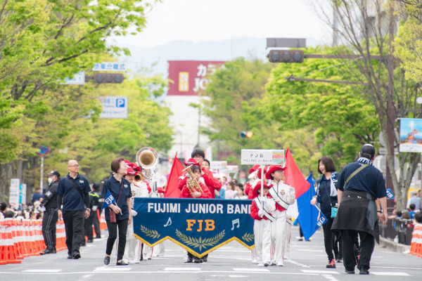 FJB FUJIMI Jr.Bandのパレードの様子