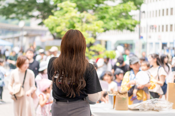 わたSHIGA輝く国スポ・障スポ○×クイズ　ステージからの会場の様子