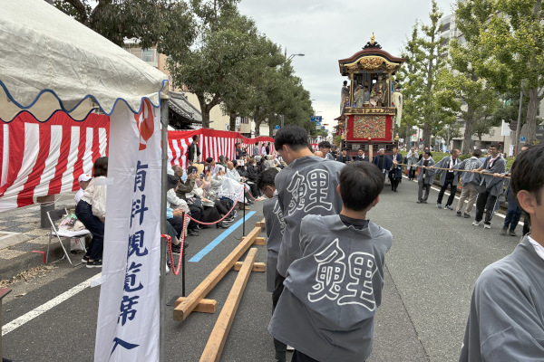 「龍門滝山」の巡行の様子