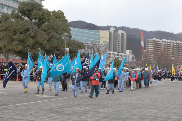 分列行進、大津市自主防災会の様子