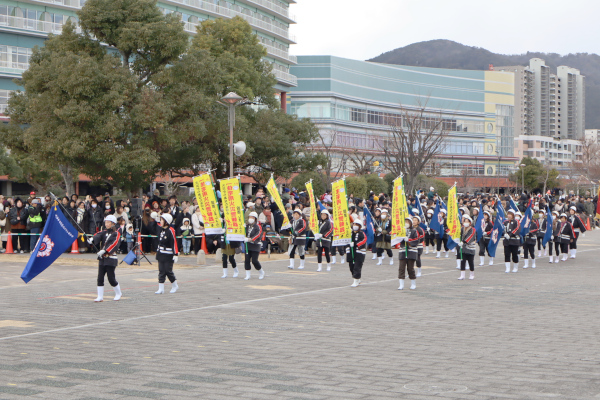 分列行進、大津市女性防火クラブ連合会の様子