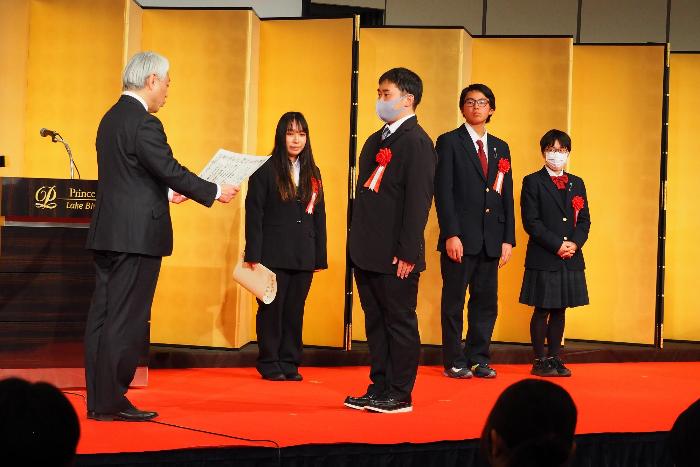 障害者スポーツ大会のスポーツ奨励賞表彰の様子