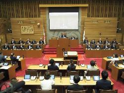 本会議風景