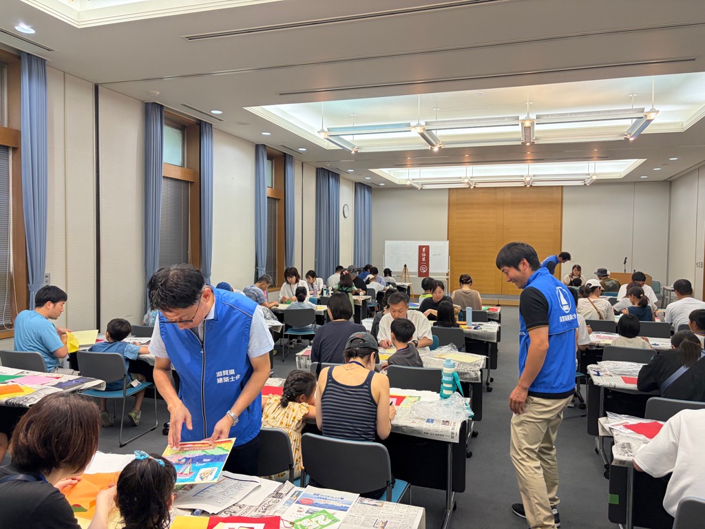 貼り絵作成の様子