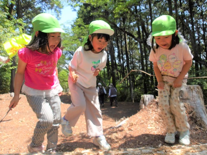 まんだら山でまんだら竜の痕跡を見つけた5歳児