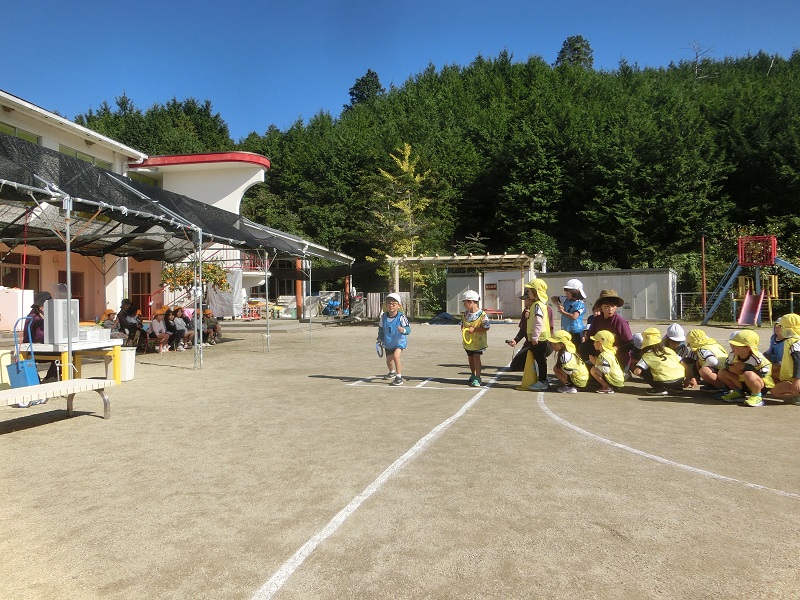 5歳児リレーのスタートの様子