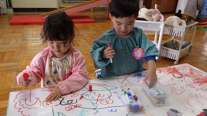 3歳児4月お絵かき遊び