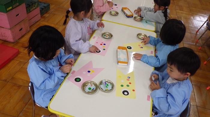 3歳児4月シール遊び