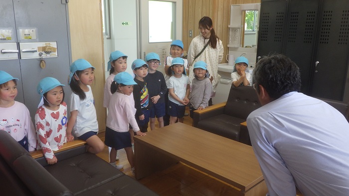 5歳児と校長先生関わり