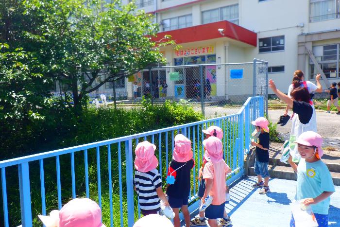 小学校とつながる連絡橋