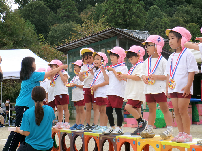 4歳児メダル授与
