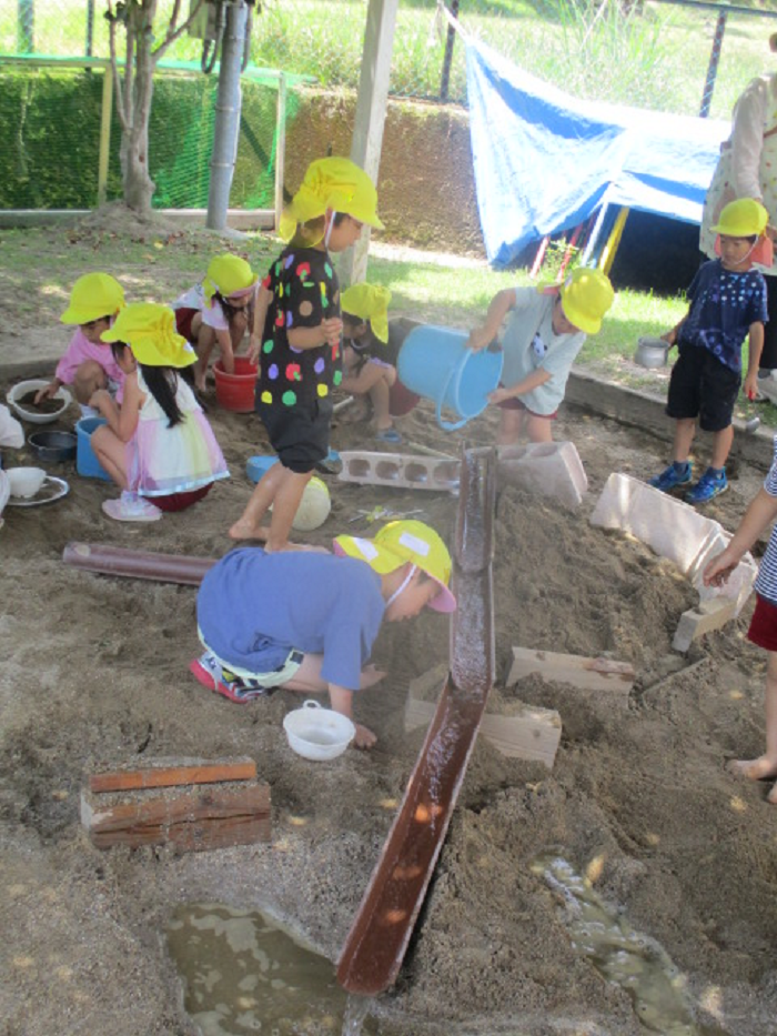 5歳児砂遊び