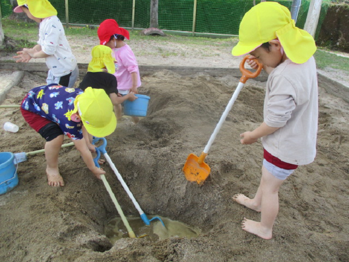 5歳児砂遊び