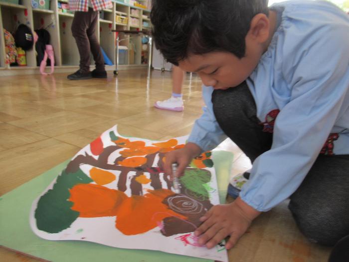 下記の絵を描いている4歳児