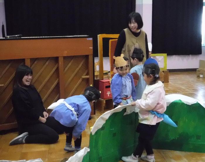 かくれんぼで見つかった場面