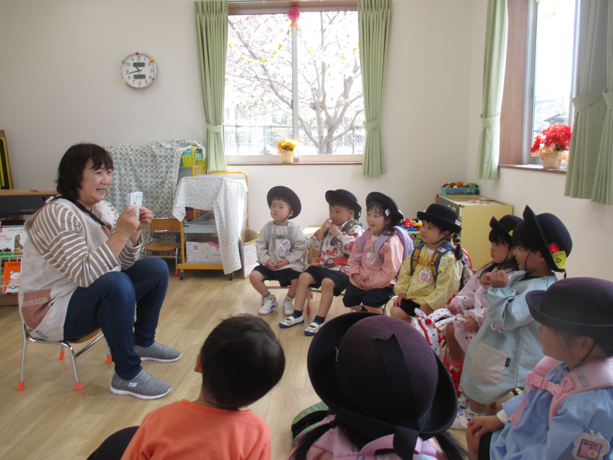 先生と過ごす3歳児