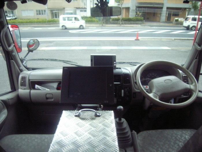 ポンプ車　車内の写真