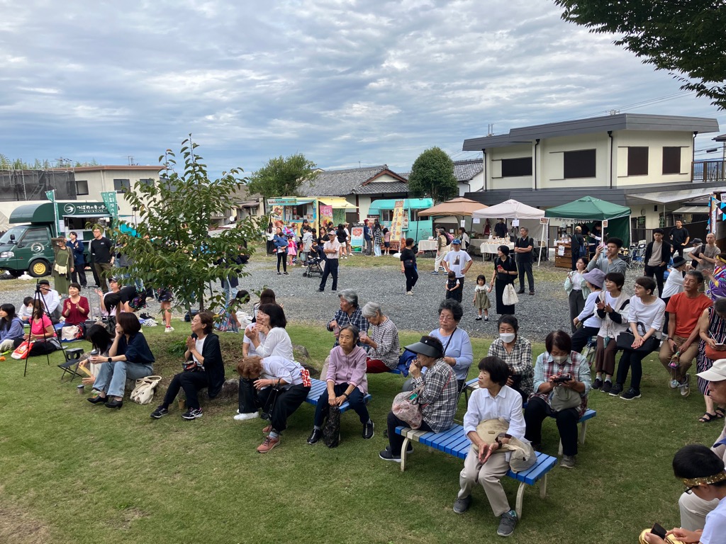 穴太マルシェ_観客の様子