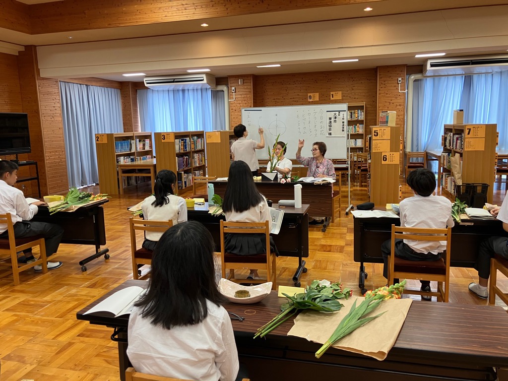 青山中_いけばなお話