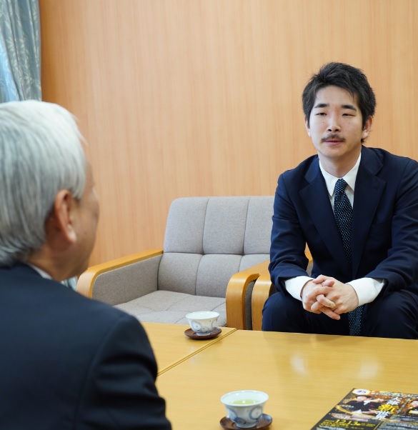 久末航氏_市長との面談