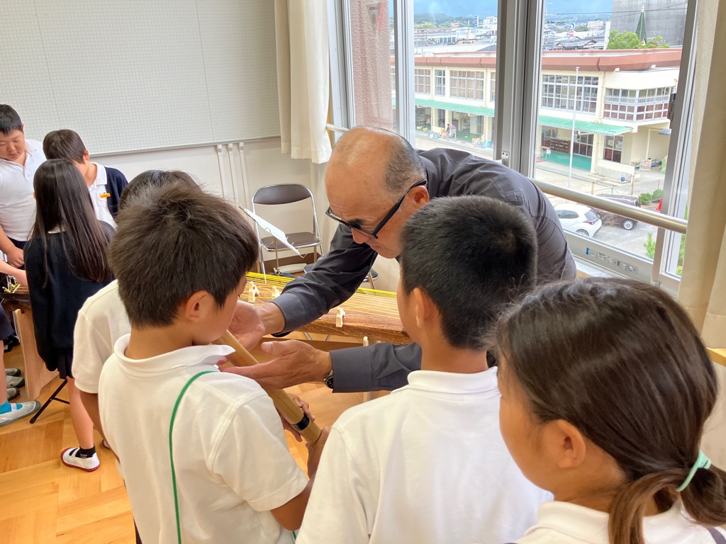 堅田小_尺八体験