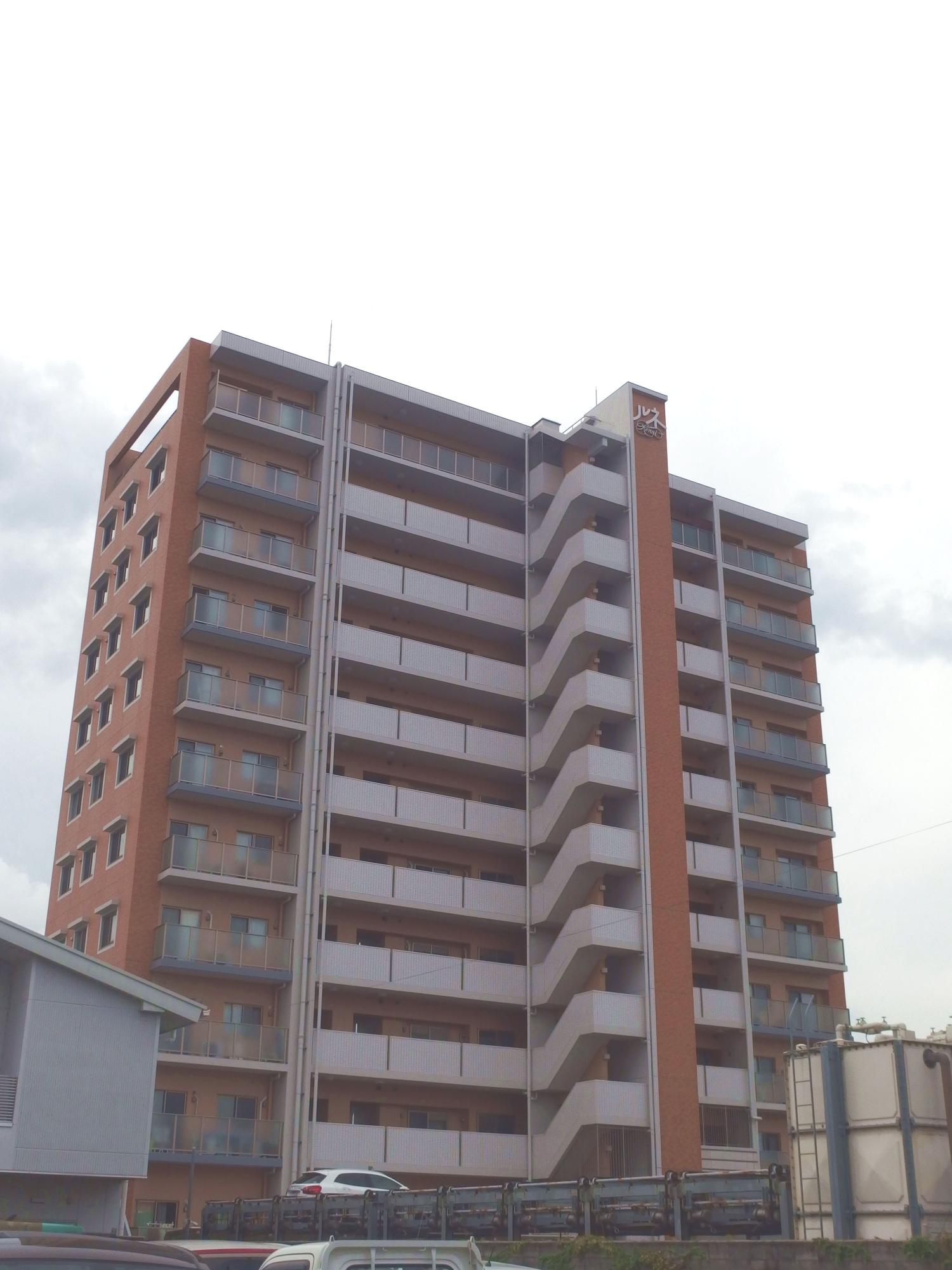 マンション外観写真