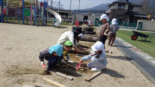 子どもとつくる楽しい園庭