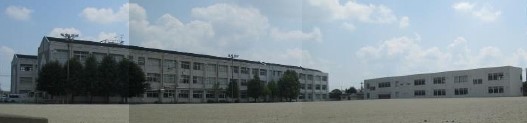 学校の全景