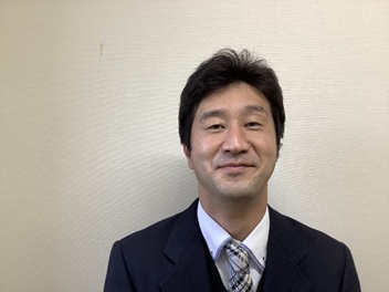 男性の介護職員さんの写真